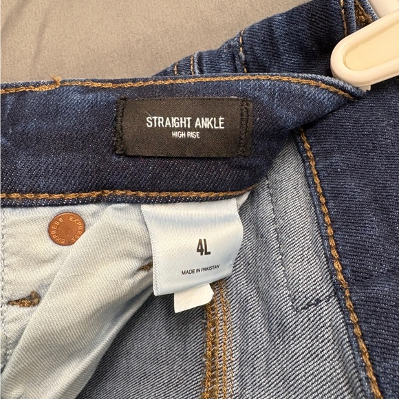 Express High Rise Straight Ankle Jeans - Picture 4 of 5